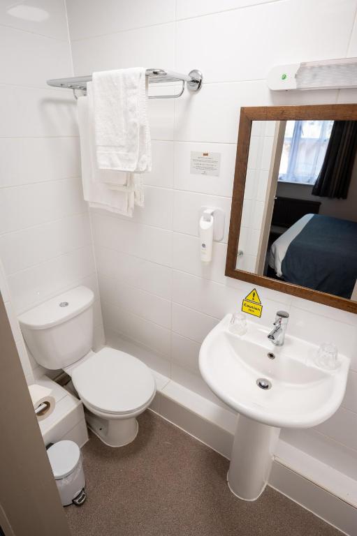 Cocked Hat by Greene King Inns - Resim 15