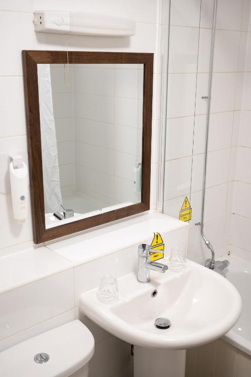 Cocked Hat by Greene King Inns - Resim 23