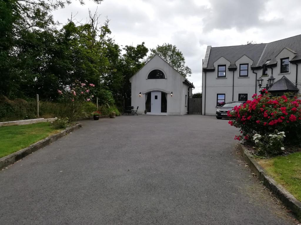 Oak Lodge, Clonevin Cross Roads (updated prices 2024)