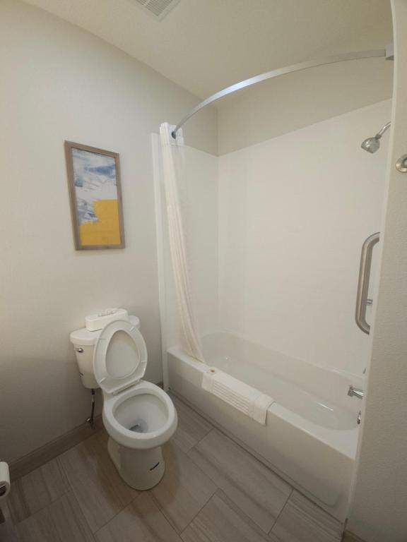 Comfort Inn Jackson I-40 - 