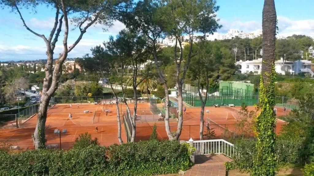 Tennis and/or squash facilities at Duplex 506 Miraflores, fabulous terraces & views or nearby