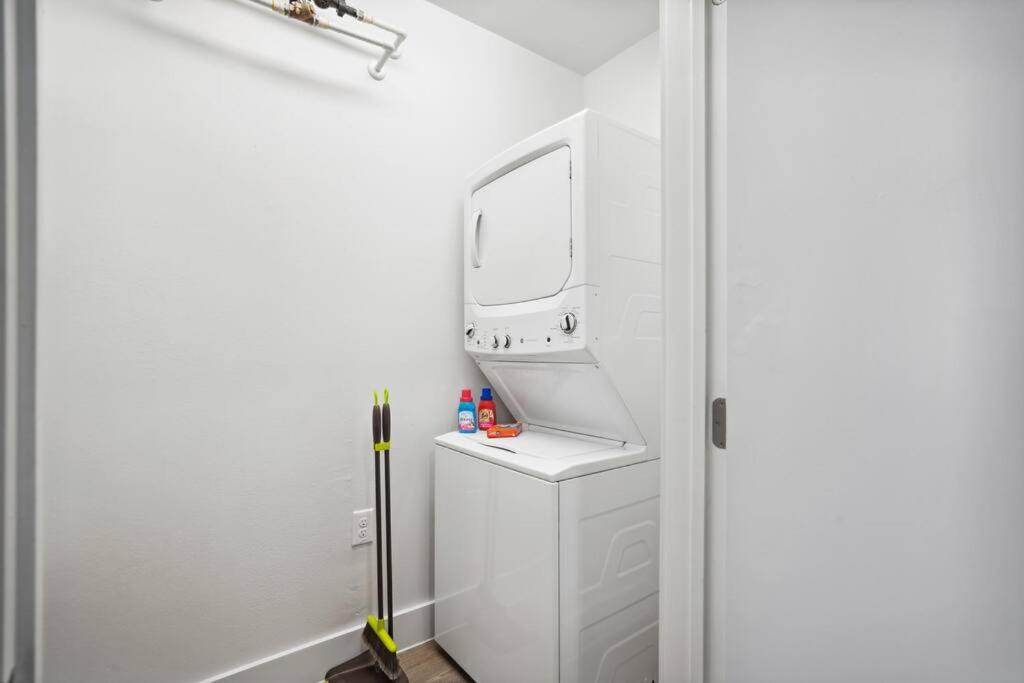 Koupelna v ubytování Luxurious 1BD apt in Austin suburb