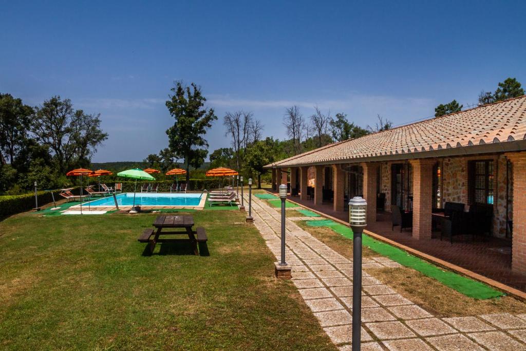 Bazén v ubytovaní Casa Vacanza Il Carpignone 3 alebo v jeho blízkosti
