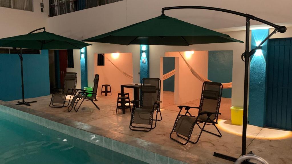 Bazén v ubytování Hotel Las Brisas nebo v jeho okolí