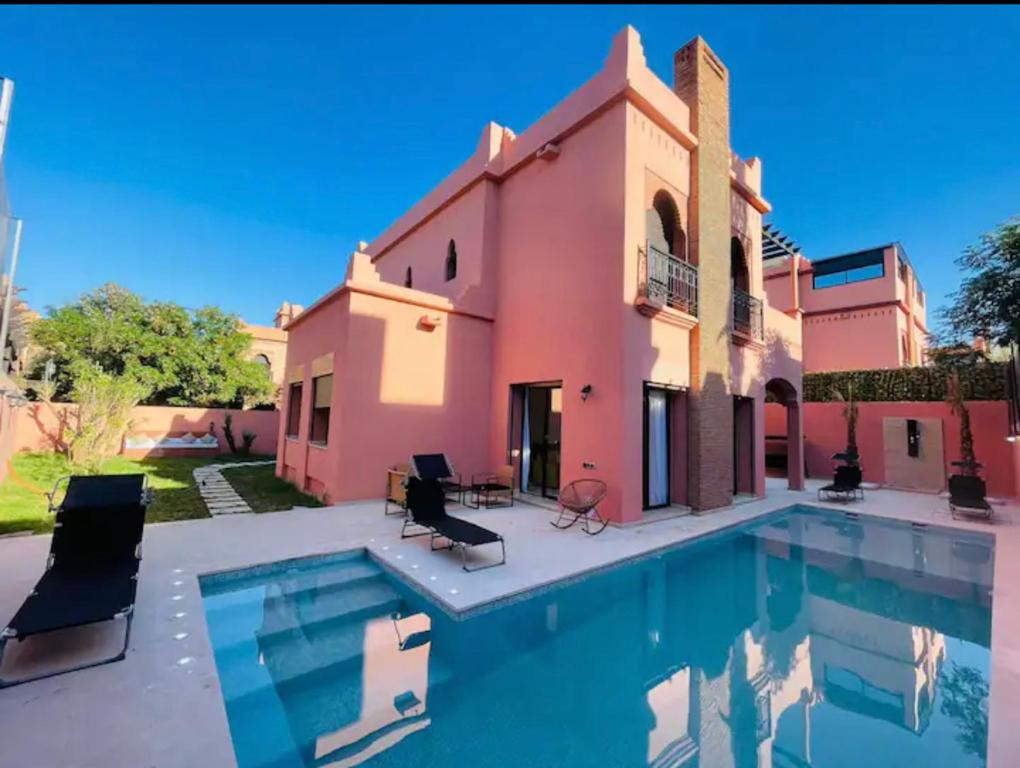 Villa con piscina y casa en The Villa avec piscine 4 chambres, en Marrakech