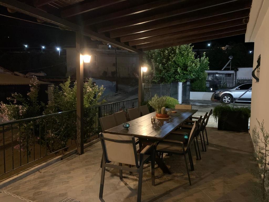 Patio nebo venkovní prostory v ubytování Orfanihouse