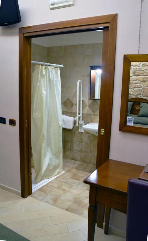 Hotel Vogue - Double Room - Disability Access