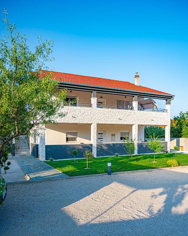 Budova, v ktorej sa apartmán nachádza