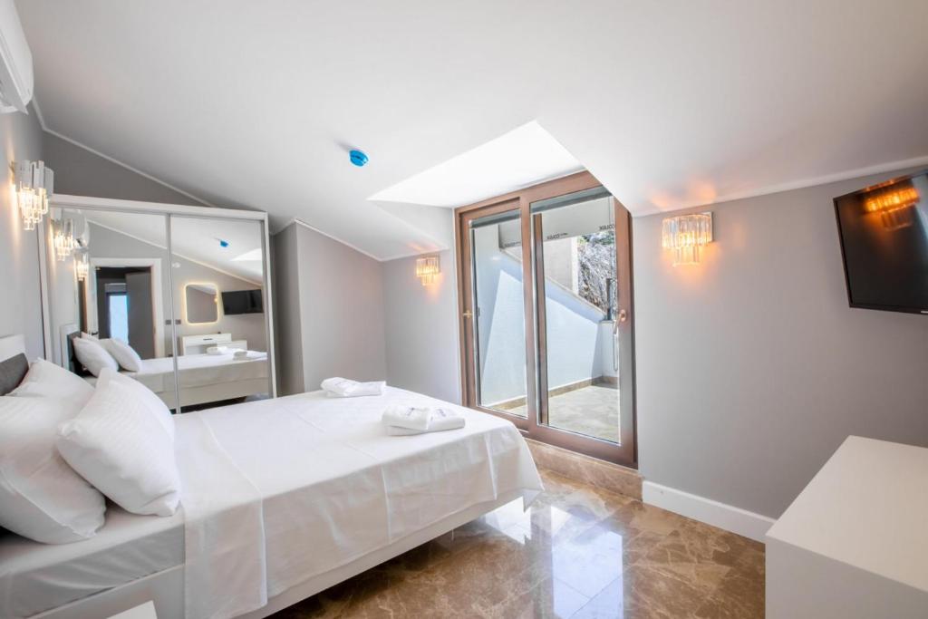 Kép Luxury Flat with Jacuzzi on the Balcony in Kas szállásáról Kaşban a galériában