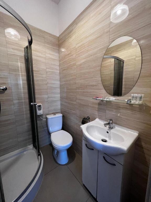 Koupelna v ubytování Hotel Safir Babice