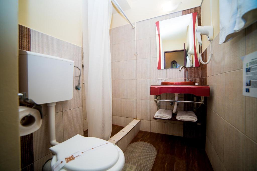 Koupelna v ubytování Hotel Corina