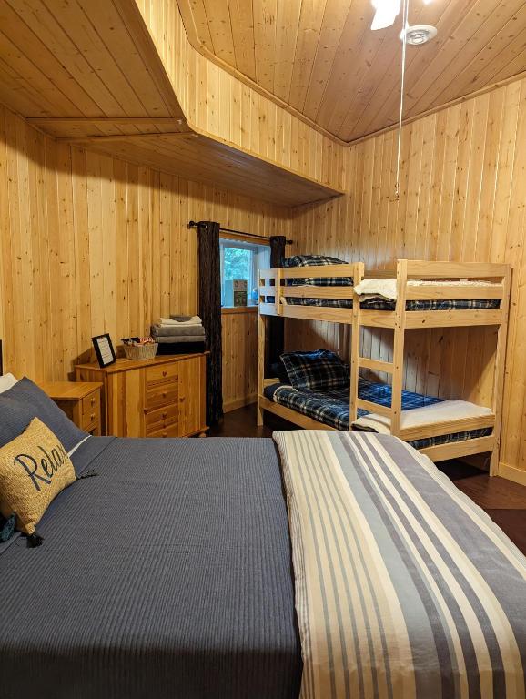 Sundance Country Lodge B&B客房内的一张或多张床位