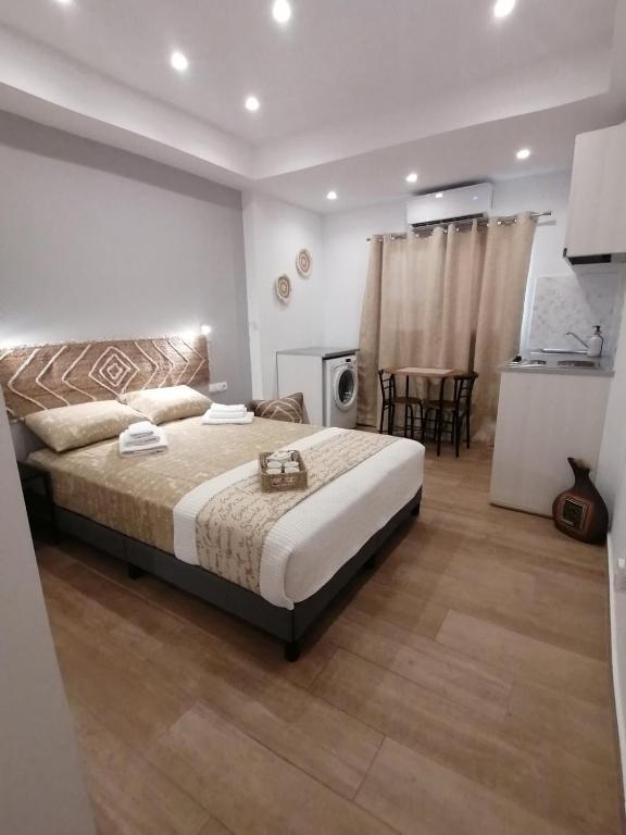 LITTLE ATHENS, Athens (updated prices 2024)