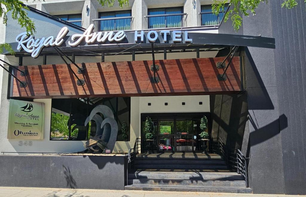 Certifikát, hodnocení, plakát nebo jiný dokument vystavený v ubytování The Royal Anne Hotel
