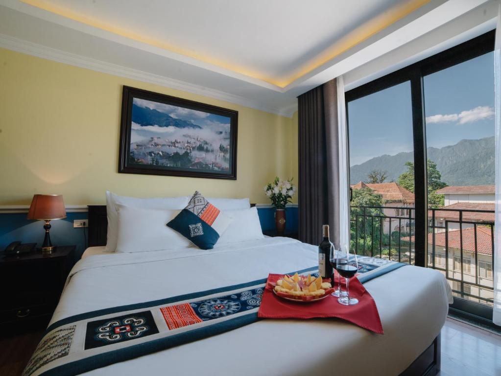 Nespecifikovaný výhled na hory nebo výhled na hory při pohledu z hotelu
