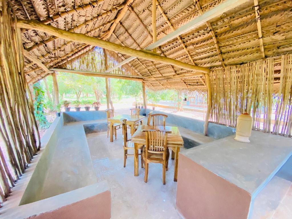 Restaurace v ubytování Ima Villa Sigiriya