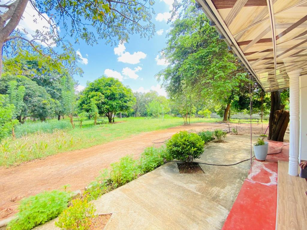Zahrada ubytování Ima Villa Sigiriya