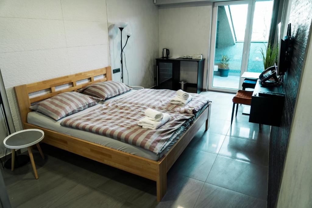 Hotel JURKOS - Habitación Doble De Lujo Con Balcón