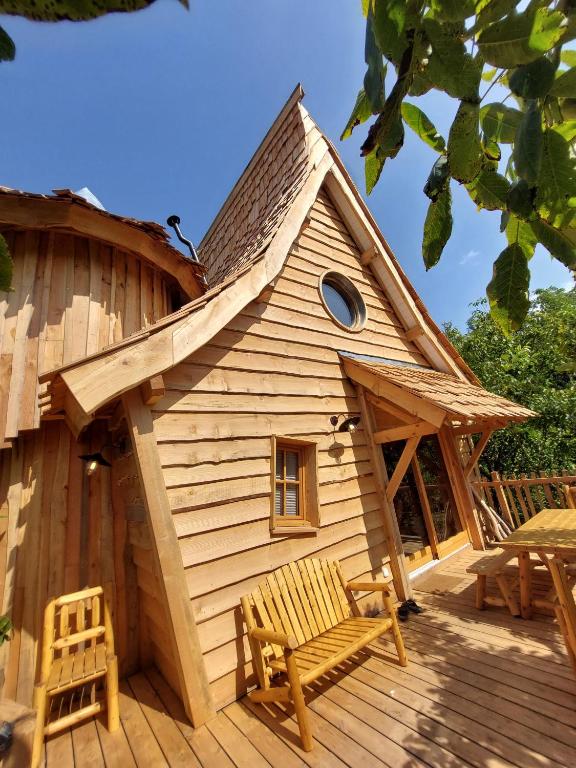 Roulottes au pied du Vercors - Superieur Chalet