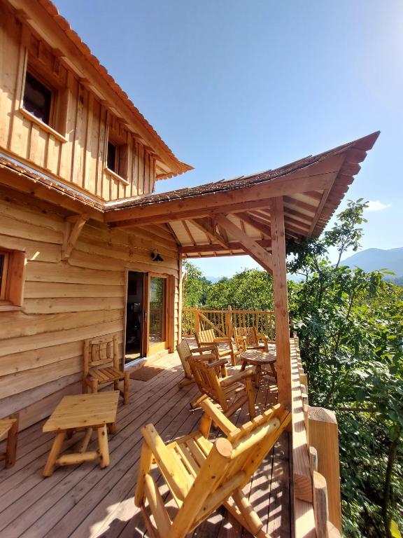 Roulottes au pied du Vercors - Superieur Chalet