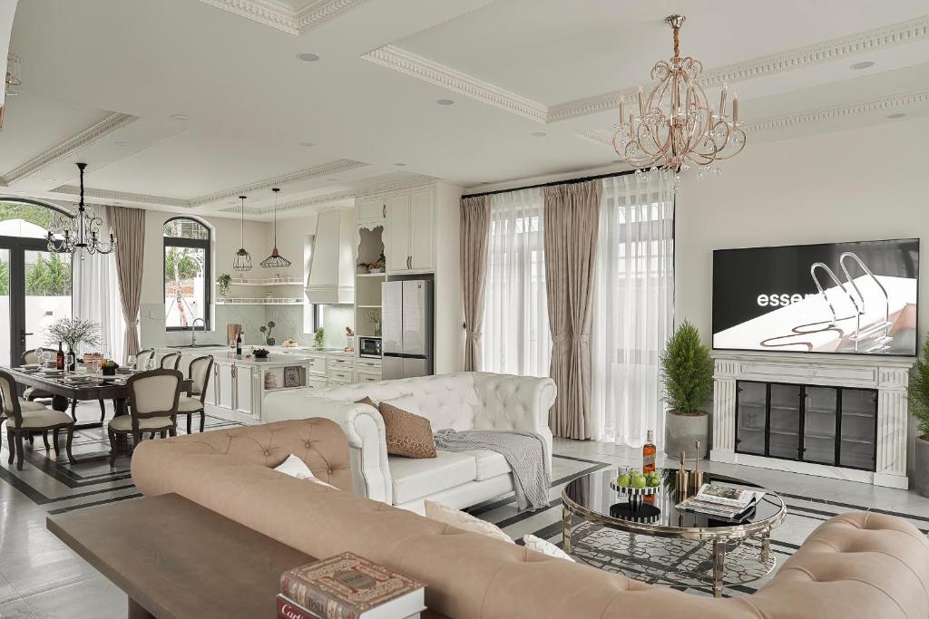 TV a/nebo společenská místnost v ubytování Davilla Đà Lạt Villa Collection