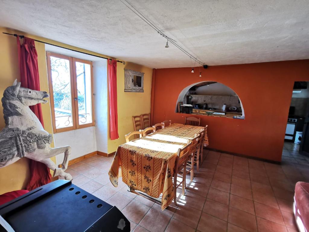 Imagen de la galería de Gite De Groupe, en Bargème