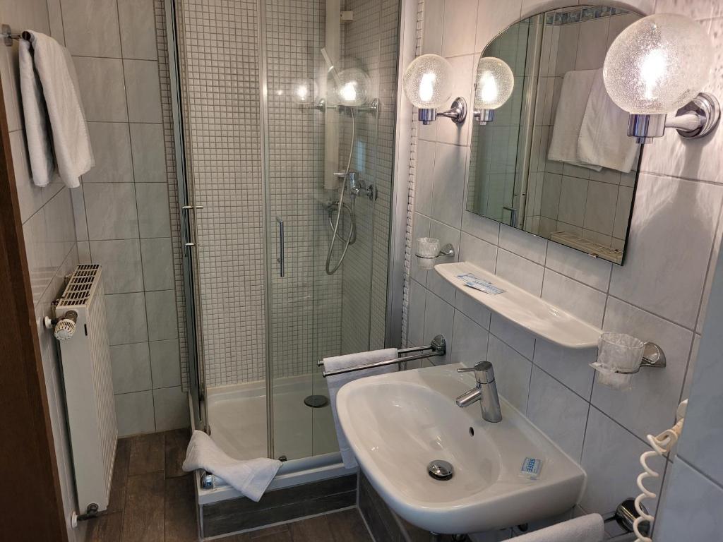 Koupelna v ubytování Ems-Hotel