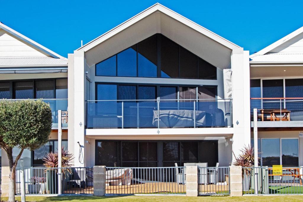 a house with a balcony with a view at Lesueur Days in Jurien Bay