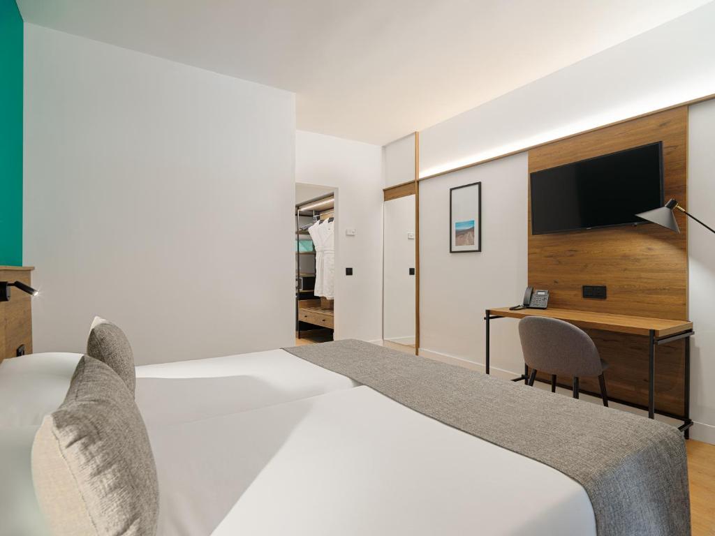 FERGUS Puerto de la Cruz - Superior Doppelzimmer (2 Erwachsene + 1 Kind)