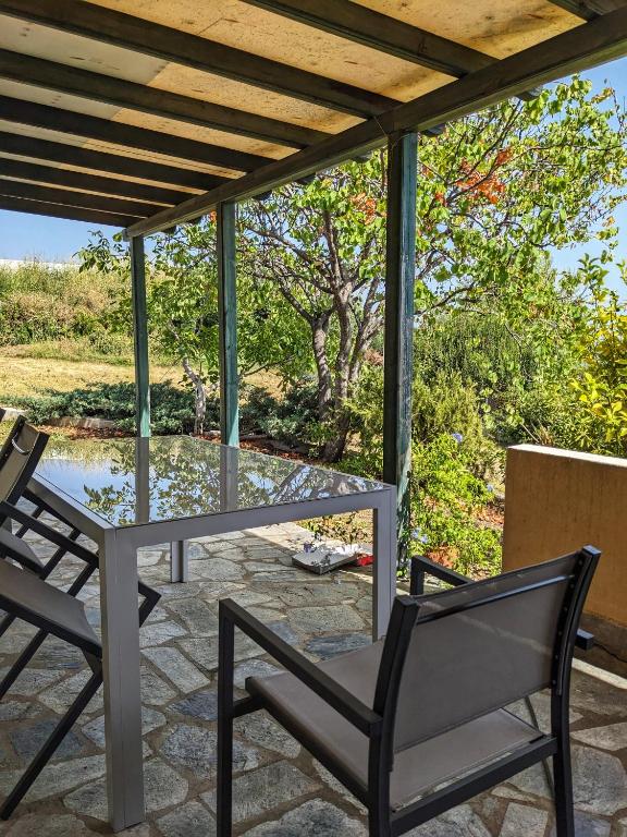 Vonkajšia záhrada v ubytovaní Spacious Holiday House with Shared Pool