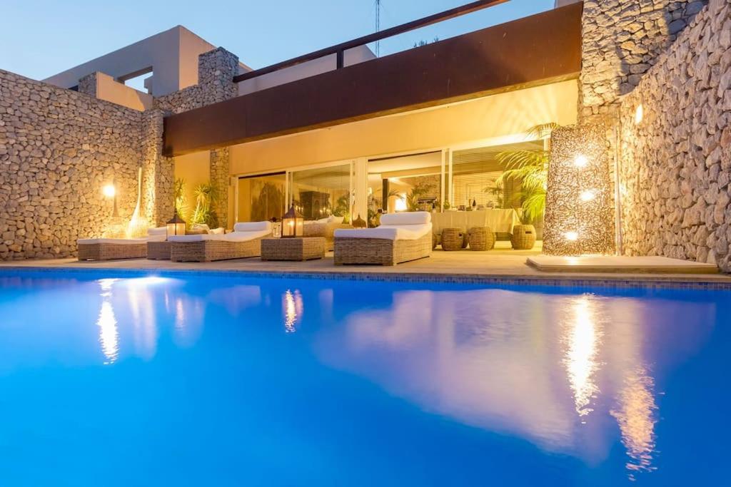 Villa en Roca Llisa, Santa Eularia des Riu – Bijgewerkte ...