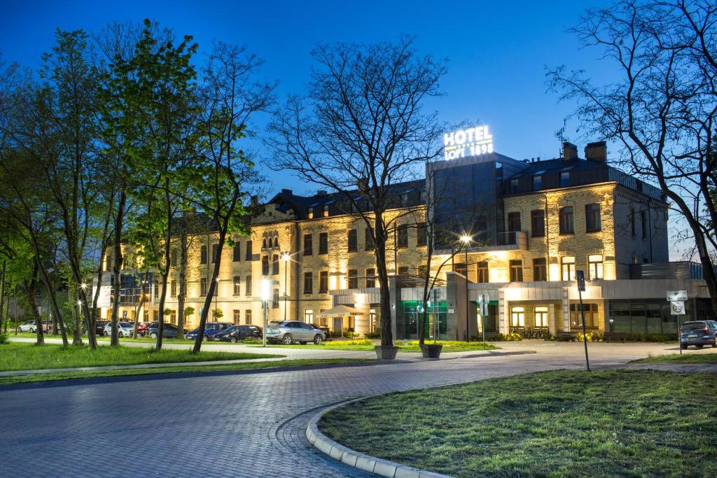 Budova, kde se hotel nachází
