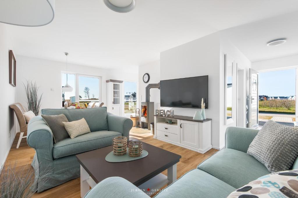 TV a/nebo společenská místnost v ubytování Saltwater