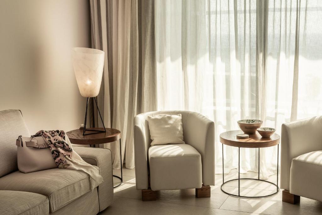 Anemi Hotel & Suites - 