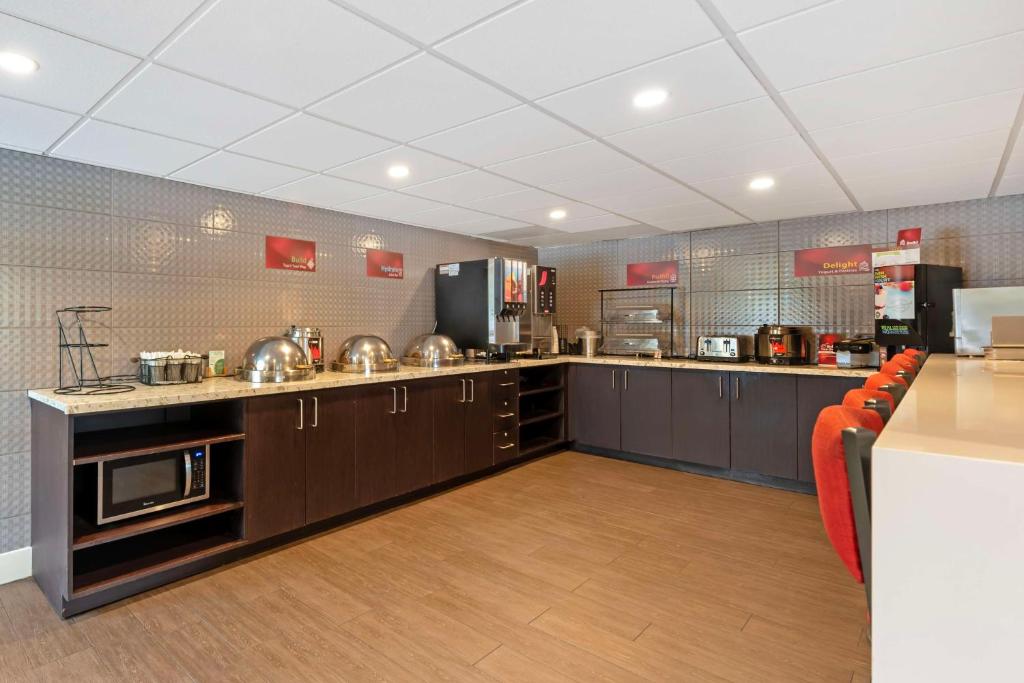 Kuchyň nebo kuchyňský kout v ubytování Best Western Plus Austin Central