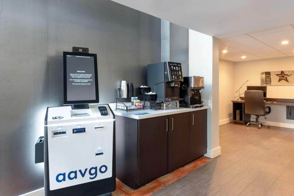 Kuchyň nebo kuchyňský kout v ubytování Best Western Plus Austin Central