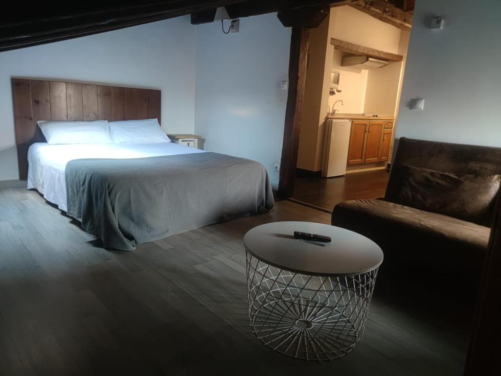 Apartahoteles Hotel Papamoscas en La Hiruela, Comunidad de Madrid