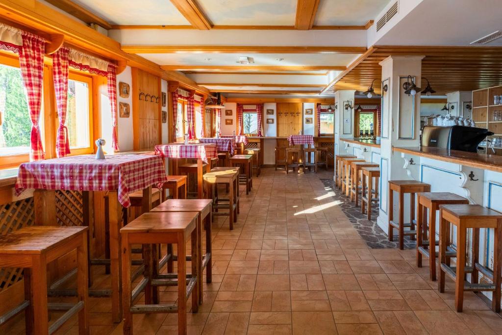 Restavracija oz. druge možnosti za prehrano v nastanitvi Hotel Krvavec