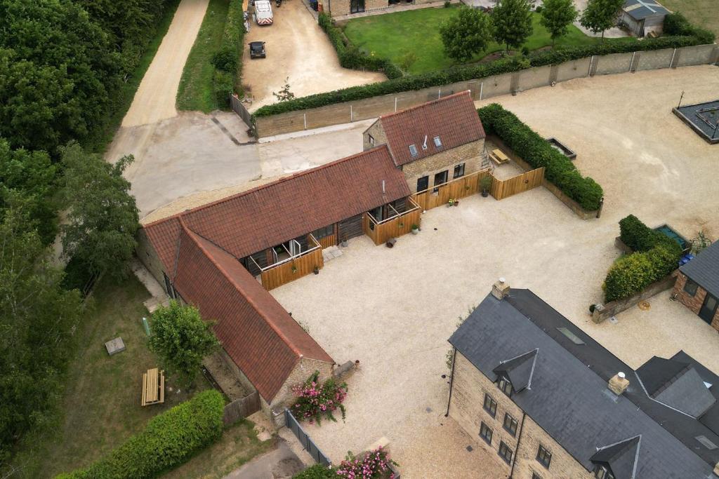 an overhead view of a large brick building at Little Calf Cottage in Malmesbury
