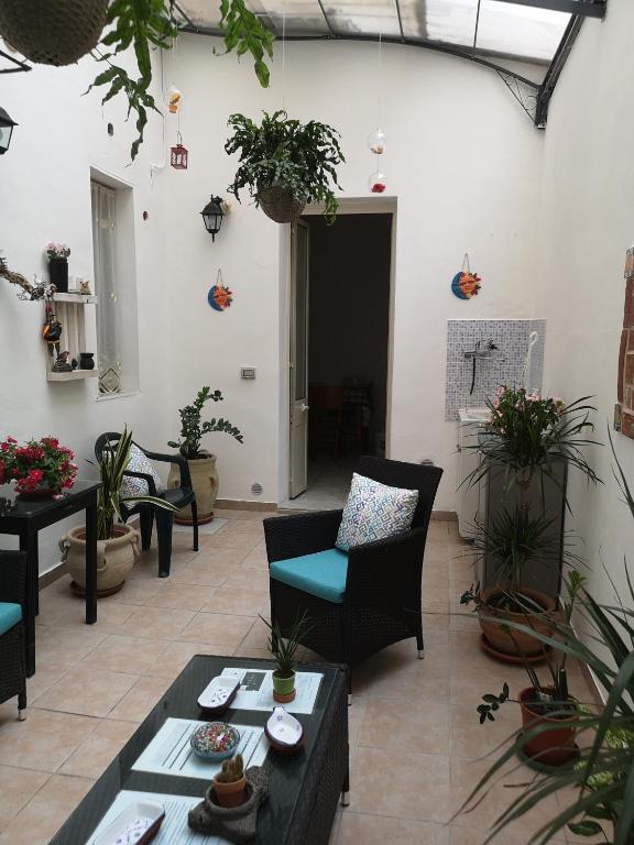 A seating area at B&B Casa Valeria