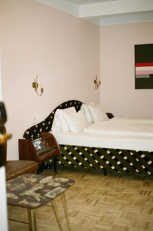 Hotel Am Brillantengrund - Resim 11