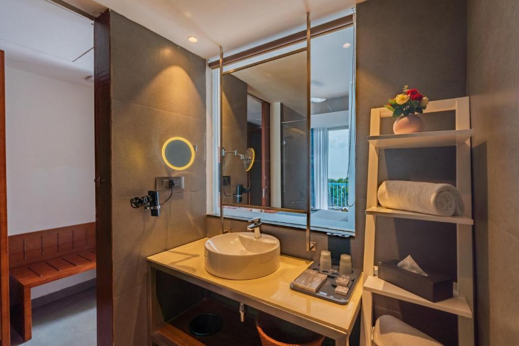 Koupelna v ubytování De Mandarin Hotel Goa