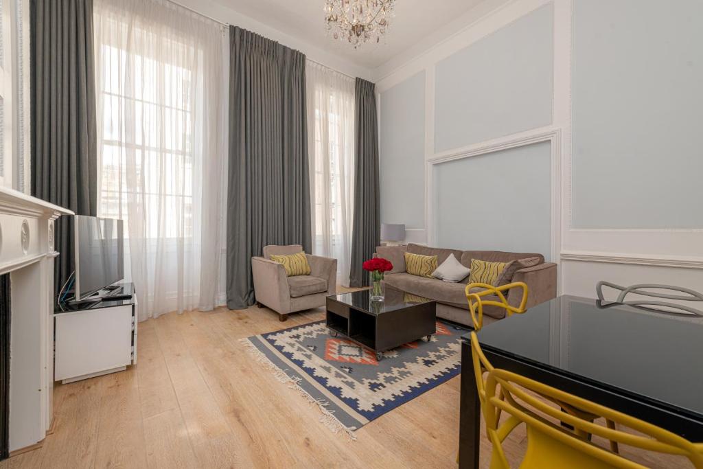 17 Hertford Street - Deluxe One-Bedroom Apartment