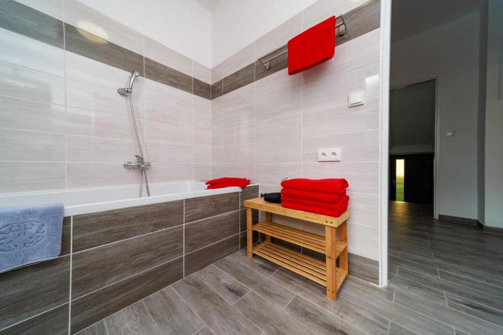 Koupelna v ubytování Apartmány JARO Česká Skalice