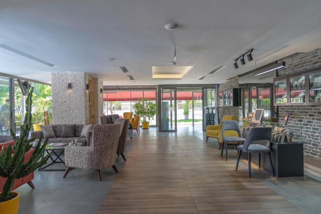 Posezení v ubytování Laren Sea Side Hotel Spa