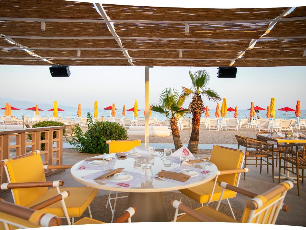 Restaurace v ubytování Buka Sandy Beach