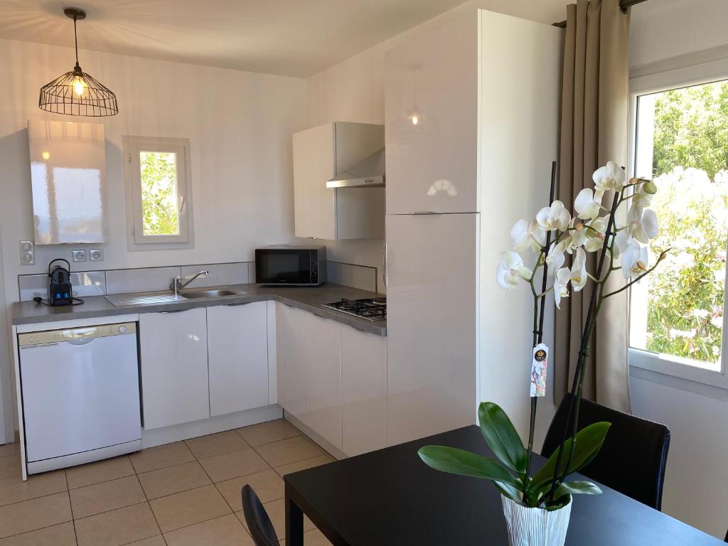 Кухня или мини-кухня в La Citadelle Appartements
