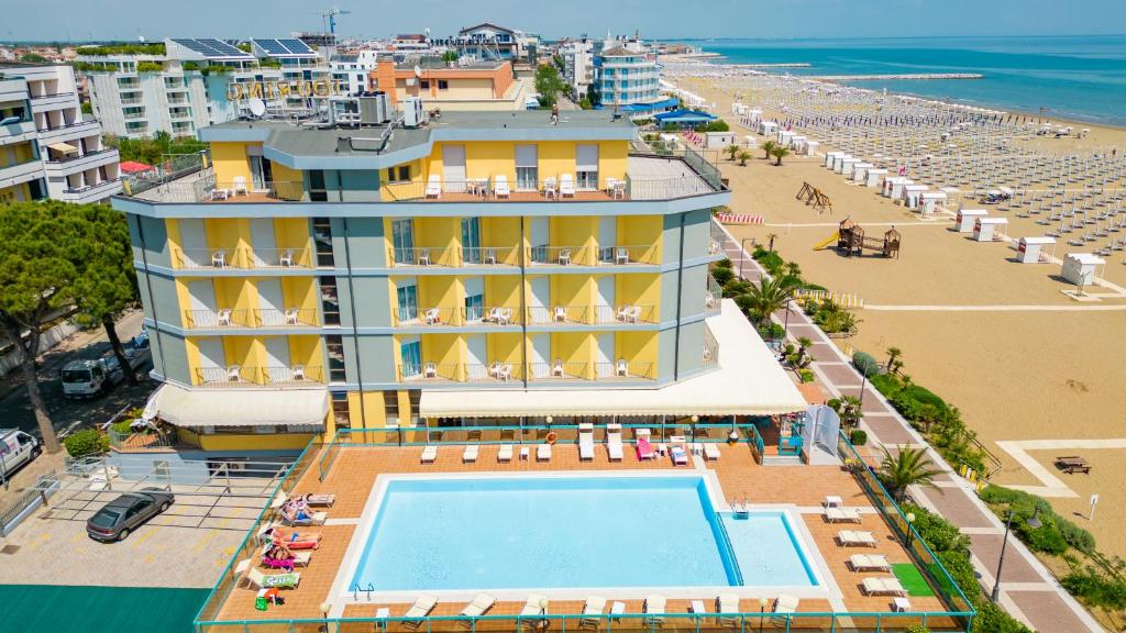 Bazén v ubytování Hotel Touring nebo v jeho okolí