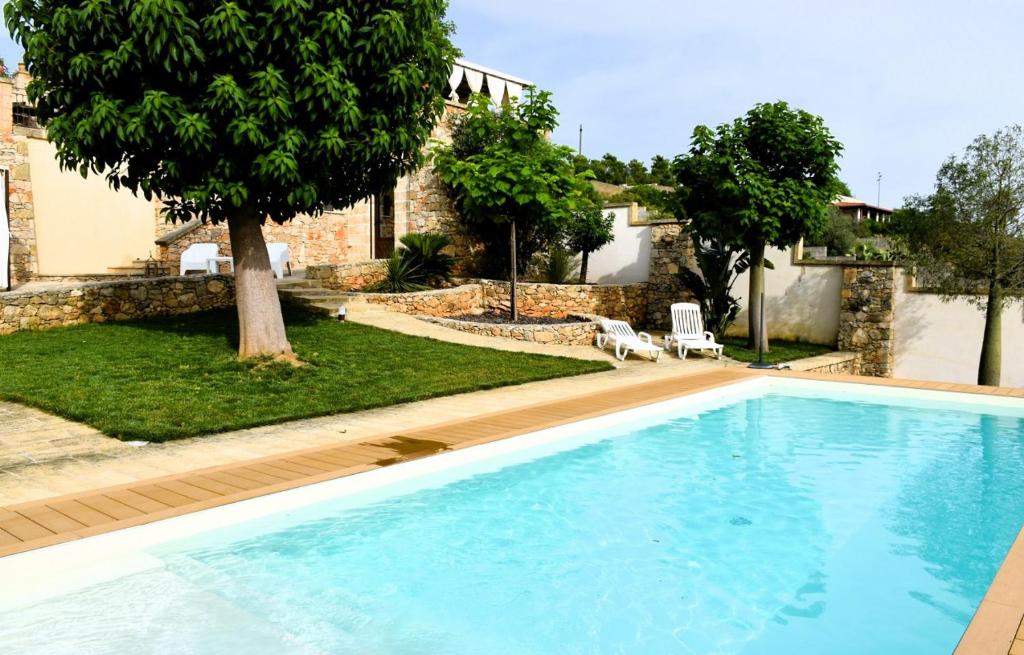 Bazén v ubytování B&B Bella Vista nebo v jeho okolí