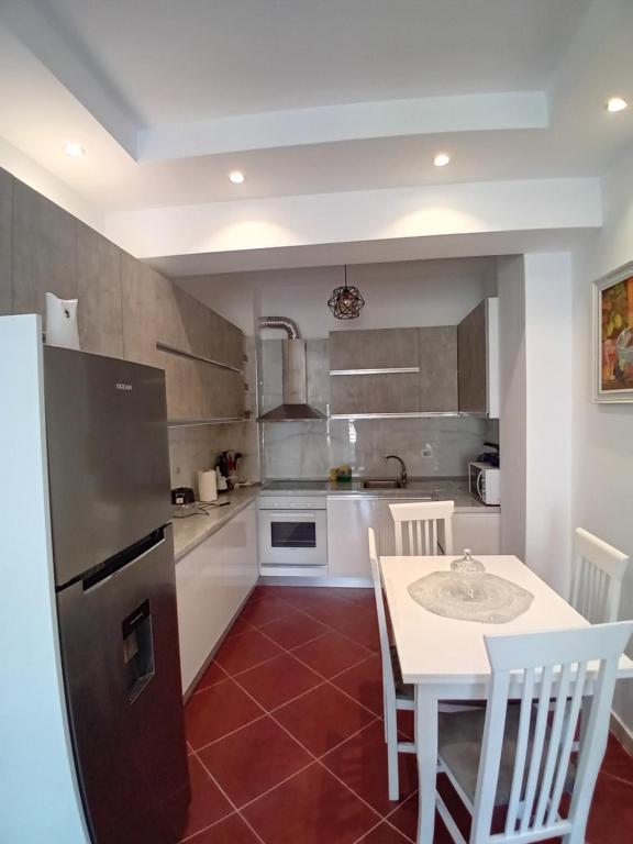 Luxury Appartament Lungomare - Image 5